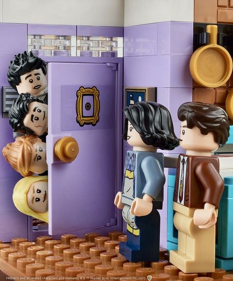 Lego City Display, Easy Lego Creations, Lego Jewelry, Friends Apartment, Friends Cast, Lego News, Friends Series, Friends Funny Moments, Central Perk