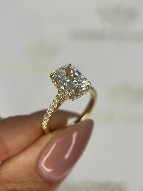 Custom Design 3.3 Carat F Color VS1 Clarity Elongated Cushion Cut Lab Grown IGI Certified Diamond Solitaire Engagement Ring 14k Yellow Gold - Etsy Gold Wedding Rings With Diamonds, Wedding Ring 1 Carat, 3 Carat Gold Engagement Rings, Gold Dimond Ring, Gold Band And Diamond Ring, Different Type Of Engagement Rings, Wedding Rings Gold Diamond, Gold Ring Square Diamond, Engagement Rings For Large Hands