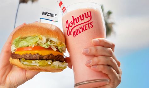 Diner chain @johnnyrockets goes all in on what it calls the future of food by adding plant-based Impossible cheeseburgers and vegan milkshakes topped with non-dairy whipped cream to its menus at participating locations nationwide. Vegan French Fries, Vegan Fast Food Options, Vegan Magazine, Vegan Shakes, Johnny Rockets, Diner Menu, Impossible Burger, Vegan Fast Food, Vegan Guide