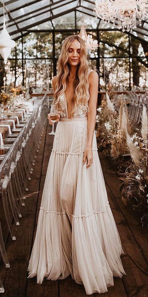 35 Gorgeous Wedding Dresses for Older Brides - Page 2 Chic Bridal Dress, Boho Style Wedding Dress, Wedding Dress Gallery, Boho Styl, Wedding Silhouette, Boho Style Wedding, Rustic Wedding Dresses, Bohemian Wedding Dress, Bohemian Wedding Dresses