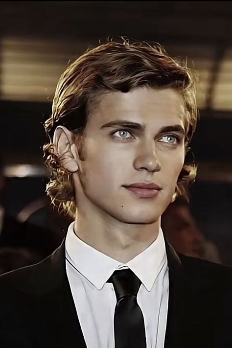 Hayden Christensen Shirtless, Aaron Warner Aesthetic, Warner Aesthetic, Anakin Vader, Star Wars Anakin, Aaron Warner, Shatter Me Series, Shatter Me, Hayden Christensen