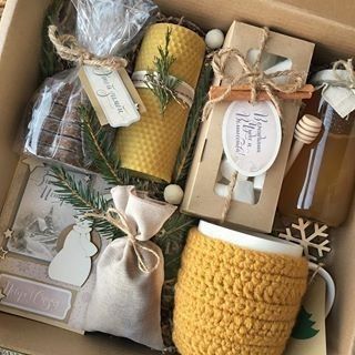 Hygge Gift Ideas, Gift Box Ideas For Women, Tea Gift Box Ideas, Box Present Ideas, Present Box Ideas, Holiday Gift Box Ideas, Hamper Gift Ideas, Diy Gift Box Ideas, Gift Hamper Ideas