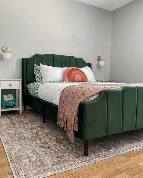 Green Velvet Bed, Green Headboard, Green Bed, Velvet Bed Frame, Queen Size Bed Frames, Velvet Bed, Green Bedding, Wood Platform Bed, Bedroom Headboard