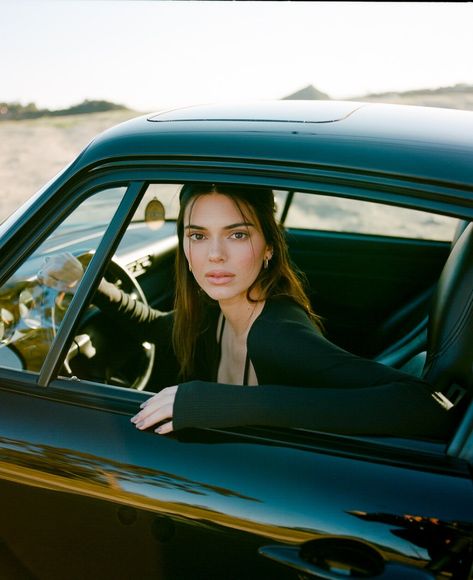 kendall jenner archive on Twitter: "she knows exactly what she’s doing… " Kendall Jenner Car, Kendall Jenner Photoshoot, Kendall Jenner Aesthetic, Kendall Jenner Icons, Stile Kendall Jenner, Kendall Jenner Photos, Kendall Style, Kendall Jenner Outfits, Jenner Outfits