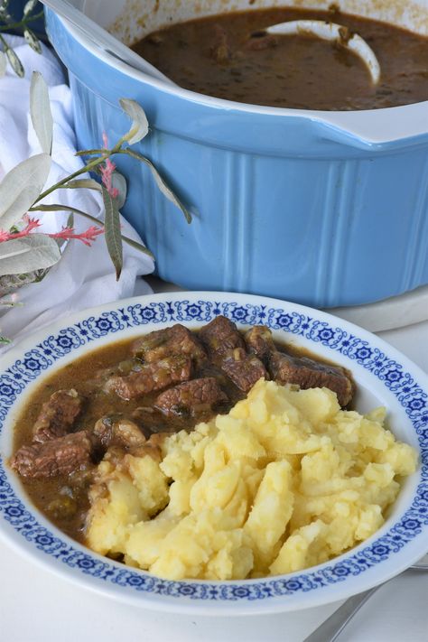 Croatian Goulash Recipes, Serbian Dishes, Serbian Goulash Recipes, Serbian Potatoes, Serbian Dinner Recipes, Serbian Food, Serbian Bean Soup, Cevapi Recipe Bosnian, Beef Goulash