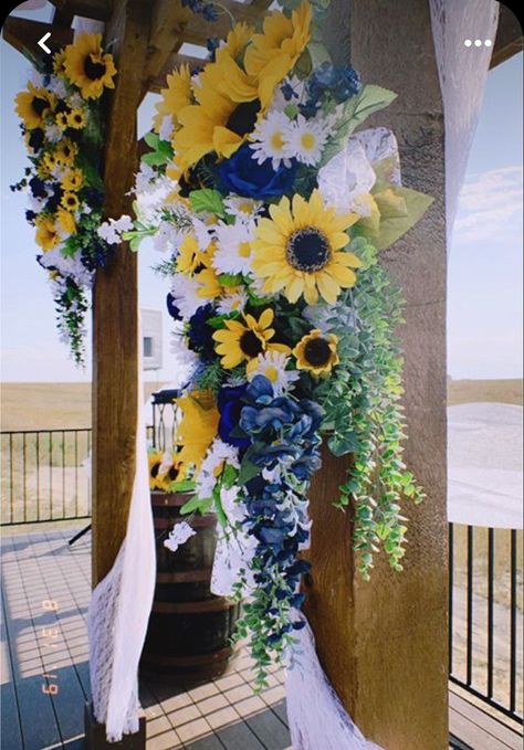 Yellow And Navy Wedding Theme, Sunflower Wedding Navy Blue, Sunflower And Navy Blue Wedding Rustic, Fall Sunflower Weddings Navy, Navy Blue And Sunflower Wedding Arch, Sunflower Pink And Blue Wedding, Marine Blue And Sunflower Wedding, Navy Blue And Yellow Bouquet, Sunflower And Navy Blue Wedding Bouquet