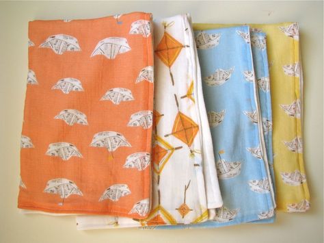 Homemade Burp Cloths, Cloth Tutorial, Burp Cloth Tutorial, Burp Cloths Diy, Burb Cloth, Burp Clothes, Sewing Courses, Diy Bebe, Sewing 101