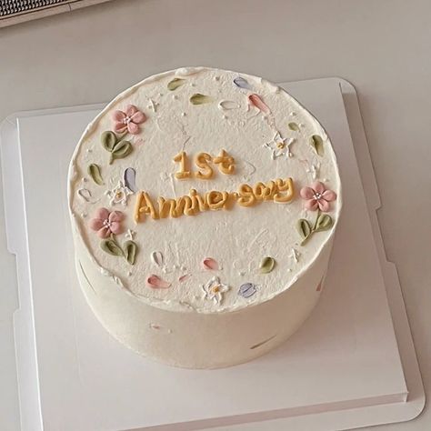 Simple Anniversary Cakes, 1st Anniversary Cake, Sweet 16 Birthday Cake, Elegant Birthday Cakes, 16 Birthday Cake, Simple Cake Designs, Mini Cakes Birthday, Bento Cake, Cake Inspo