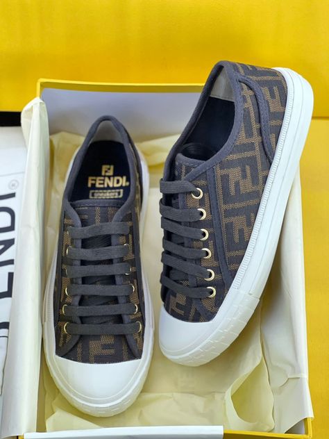 Fendi Sneakers Outfit, Wholesale Pallets, Women Hand Bags, Cute Converse Shoes, Fendi Top, Fendi Sneakers, Cute Converse, Sneaker Outfits Women, Pretty Heels