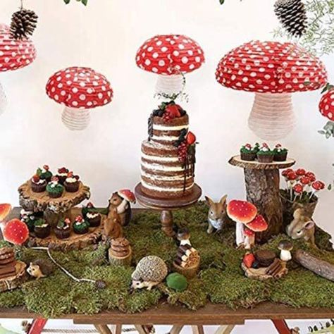 Wonderland Theme Birthday Party, Mushroom Room Decor, Mushroom Room, Enchanted Forest Birthday Party, Big Mushroom, Theme Bapteme, Enchanted Forest Birthday, Jungle Theme Birthday Party, Forest Birthday Party