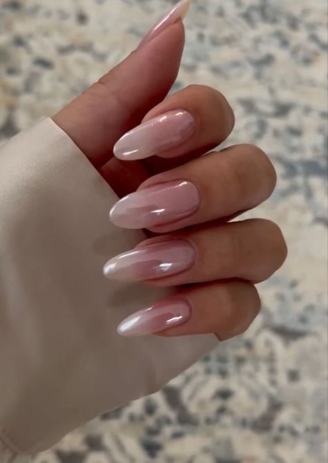 hailey bieber glazed donut nails, trendy nails, minimalist nails, nail inspo, nail ideas, nails 2023 trends, nails inspiration, nails aesthetic, pearl nails, classy nails short, trendy nails ideas, almond nails designs summer Glazed Donut Nails Tutorial, Strawberry Glazed Donut, Pearl Chrome Nail, Pink Sparkly Nails, Ombre Chrome Nails, Glazed Donut Nails, Donut Nails, Pearl Chrome, Acrylic Nails Almond Shape