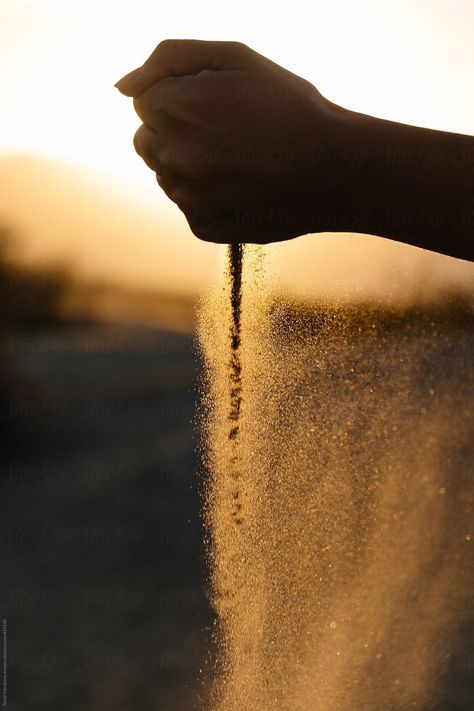 Sand Falling From Hand, Sand In Hand, Falling Sand, Solo Photo, Favorite Season, Beach Sand, Hot Summer, Summer Days, Summer Beach