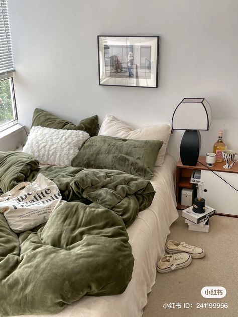 Brown And Green Room Bedrooms, Army Green Room Decor, Green And Grey Room Aesthetic, Room Ideas Grey And Green, Green And Cream Bed, Cozy Bed Green, Green Aesthetic Bedding, Matcha Green Room Aesthetic, Olive Green And Cream Bedding