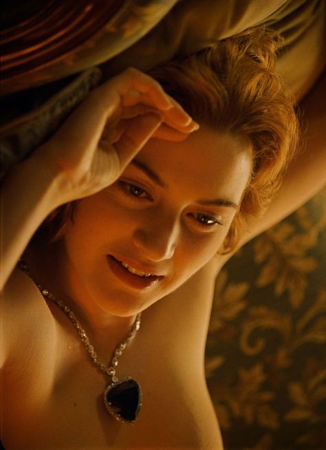 Ignoring People, Titanic Kate Winslet, Female Body Paintings, Titanic Movie, Actrices Hollywood, Couples Poses For Pictures, Kate Winslet, Indian Actress Hot Pics, Hot Pics