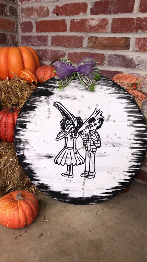 Door hanger, beetlejuice, Halloween Beetlejuice Door Sign, Beetlejuice Door Hanger, Diy Halloween Door Hanger, Beetlejuice Door, Horror Signs, Beetlejuice Wreath, Beetlejuice Decor, Halloween Diy Door, Diy Garden Fence