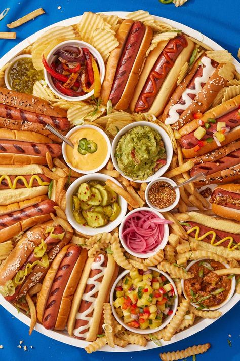 Hot Dog Board, Fourth Of July Recipes, Crispy French Fries, July Recipes, Cheese Dog, Fourth Of July Food, Summer Cookouts, Grilled Onions, Snacks Für Party