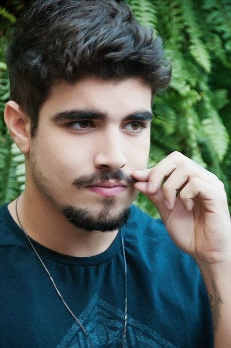 Caio Castro Mustache And Goatee Style, Moustache And Goatee, Patchy Beard Styles, French Beard, Beard Styling, Goatee Styles, Mustache And Goatee, Goatee Beard, Patchy Beard