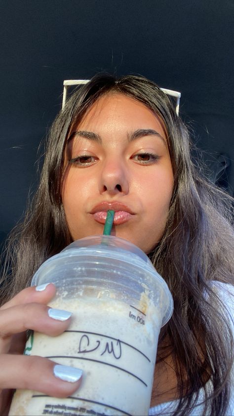 #selfie #inspo #icedcoffee #starbucks #aesthetic Starbucks Selfie, Head Poses, Starbucks Aesthetic, Selfie Inspo, Female Head, Portrait Poses, Instagram Inspo, Harry Styles, Quick Saves