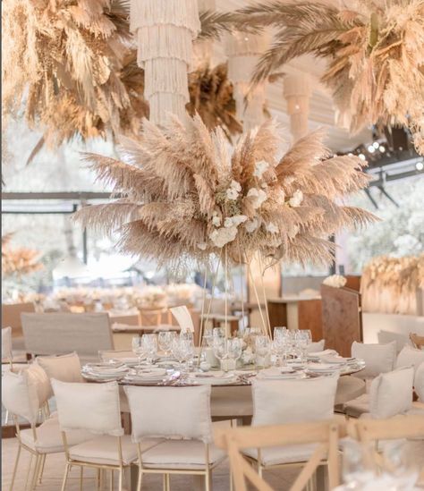 Modern Chic Wedding Decor Style, Modern Chic Wedding Decor, Boho Chic Wedding Decoration, Atypical Wedding, Classy Boho Wedding, Reception Mood Board, Romantic Boho Wedding, Modern Chic Wedding, Chic Wedding Decor