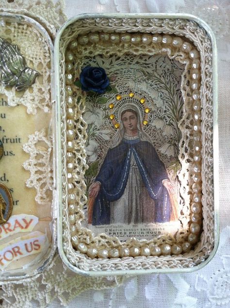 Pocket Shrine, Shrines Box, Shrines Art, Altoid Tin, Catholic Crafts, Altered Tins, Religious Crafts, Altered Boxes, Blessed Mother Mary