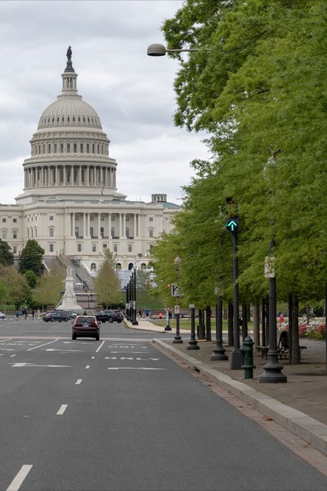 Social Distancing Drive into Washington D.C. #socialdistancing #saturdaynight #washingtonDC #emptystreets #photography #uscapitol Downtown Washington Dc, Washington Dc Christmas, Dc Winter, Dc Living, Dc Aesthetic, Washington Dc Photography, Dc Photography, Dc Trip, England Summer