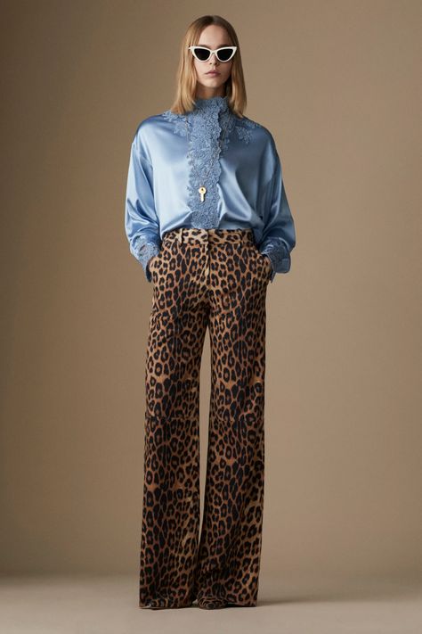 Vouge Runway, Pattern Clash, Printed Pants Outfits, Leopard Print Outfits, Animal Print Pants, Outfit Jeans, Ermanno Scervino, Outfit Winter, Winter Mode