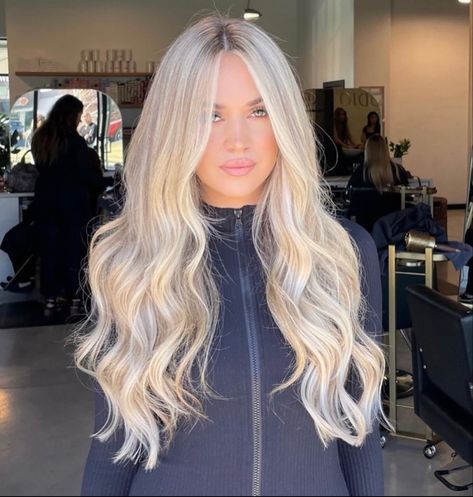 Bright Creamy Blonde Hair, Bright Creamy Blonde, Creamy Blonde Hair, Haircut 2025, Blonde Bright, Hair 2025, Long Hair Do, Bright Blonde Hair, Color Balayage