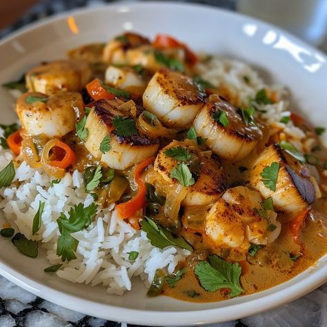 Spicy Coconut Curry Scallops, Curry Scallops Recipe, Curry Scallops, Spicy Coconut Curry, Red Curry Shrimp, Lobster Bisque Recipe, Frozen Scallops, Fresh Scallops, Cooking Basmati Rice