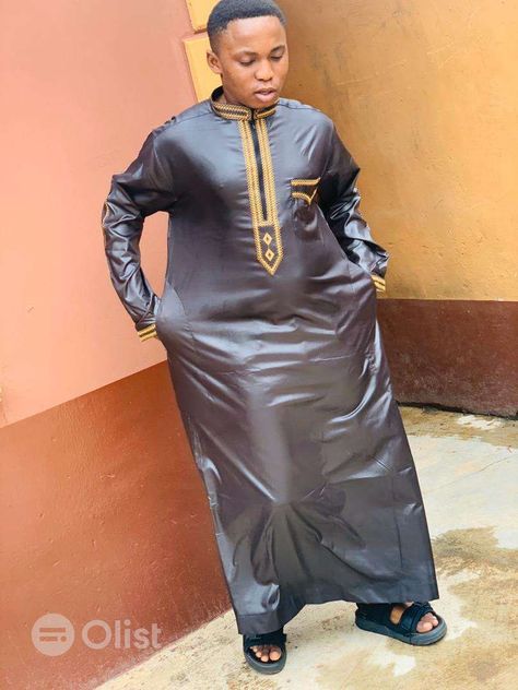 Quality unisex jalabiya / jalabia African Clothing Women, Jalabia Styles, Style Long Dress, Dashiki Fashion, Dashiki Dress, Traditional African Clothing, Material Things, African Dashiki, African Men Fashion