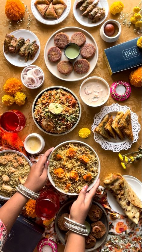 Diwali Dinner, Photography Horizontal, Dinner Party Essentials, Dinner With Family, Traditional Decoration, Festive Recipes, Party Essentials, Creative Images, Food Festival