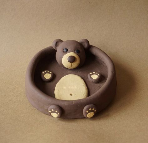 Bear Clay Tray, Bear Clay Sculpture, Bear Clay Art, Bear Pottery, Bear Clay, Clay Bear, Clay Plates, Air Dry Clay Projects, Tanah Liat