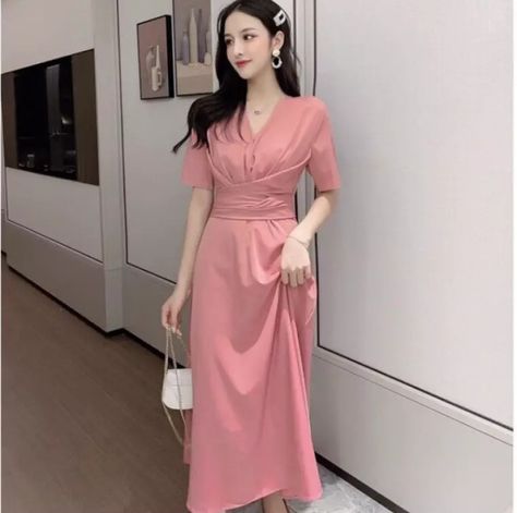 Pink Midi Skirt, Custom Strap, Skirt Maxi, Korean Fashion Trends, Ootd Outfit, Fashion Updates, Classy Dress, Real Pictures