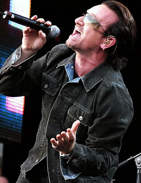 "... Bono style..." -- Ch. 48 #Bono U2 Concert, Paul Hewson, Irish Rock, Bono U2, Irish Singers, People Of Interest, Great Bands, Dream Guy, Lead Singer