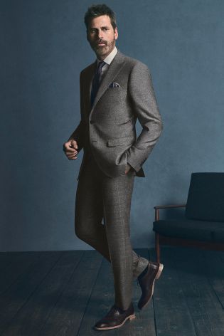 Grey Suit Brown Shoes, Colour Shoes, Grey Suit Men, Charcoal Gray Suit, Charcoal Suit, Dark Brown Shoes, Light Grey Suits, Mens Fashion Business, Brogue Boots