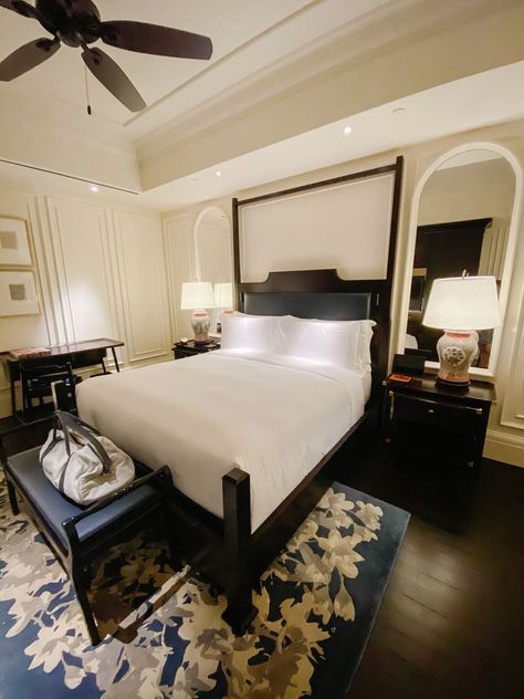 A review of my Singapore staycation at the glorious Raffles Hotel. Raffles Hotel Singapore Interior, House Reference, Raffles Hotel Singapore, Raffles Hotel, Singapore Hotels, Grey Fox, Master Room, Top Floor, Types Of Rooms