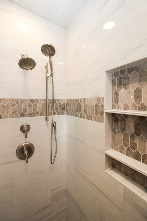 Brown Tile Shower, Brown Tile Bathroom, Shower Accent Tile, Marble Shower Walls, Marble Shower Tile, Makeover Kamar Mandi, White Tile Shower, Bathroom Shower Walls, Marble Showers