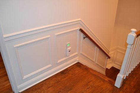 Picture Frame Moulding, Wainscoting Styles, Dentil Moulding, Traditional Staircase, Picture Molding, Frame Molding, Wall Paneling Diy, Colonial Style Homes, Picture Frame Molding