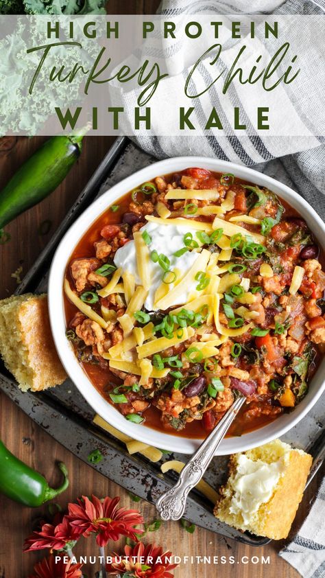 Turkey Chili with Kale Kale Chili, Chili Seasoning, 2000 Calories, Turkey Chili, 2000 Calorie Diet, Food Saver, Canned Tomato Sauce, Recipe Notes, Chili Recipe