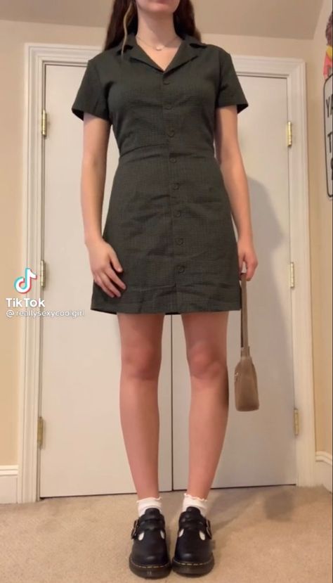 Button Up Dress Outfit, Button Up Dress, Tshirt Dress, Dress Skirt, Short Sleeve Dresses, Fashion Inspo, Button Up, Shirt Dress, Cute Outfits