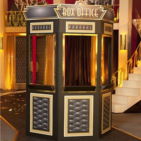 A traditional box office booth made of cardboard Cinema Ticket Booth, Old Hollywood Prom, Broadway Theme, Deco Cinema, Cinema Party, Broadway Party, Hollywood Theater, Hollywood Night, Bollywood Theme