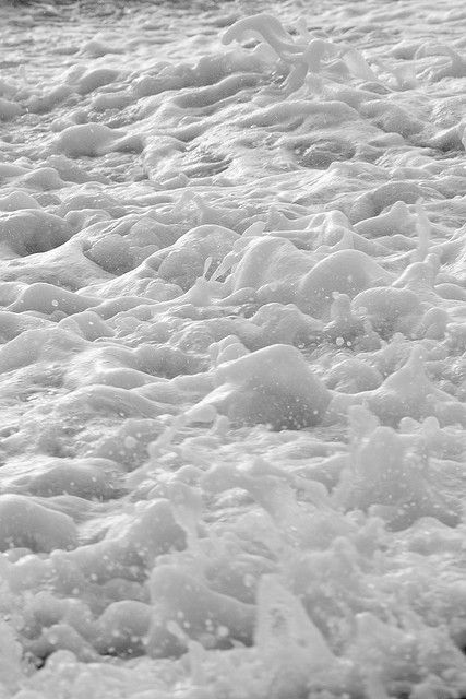 White Sea Aesthetic, Sea Foam Aesthetic, Foam Aesthetic, Sea Black And White, Foam Texture, White Magic, White Sea, Sea Shore, Deep Blue Sea