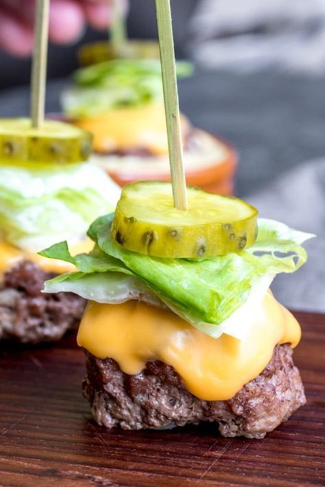 Bunless Burger, Bowl Party Food, Bite Size Appetizers, Low Carb Snack, Resep Diet, Low Carb Appetizers, Keto Brownies, Superbowl Party Food, Tater Tots