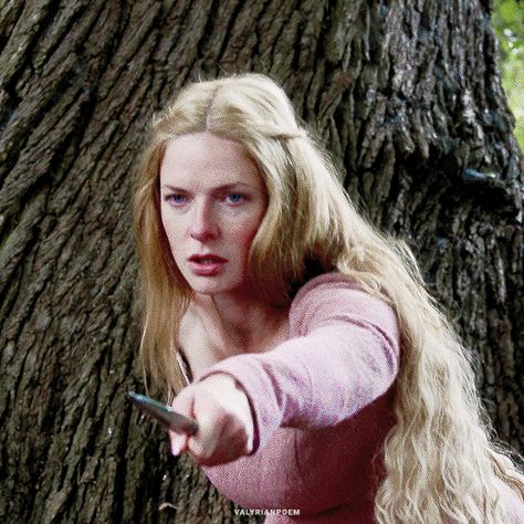 Green Eyes Face Claim, Long Hair Face Claim, Character Inspiration Gif, Rebecca Ferguson The White Queen, Medieval Faceclaims, Rebecca Ferguson Gif, Elizabeth Woodville, Aaliyah Pictures, Medieval Woman