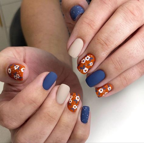 September Nails Art, Summer Manicures, September Nail Ideas, Rodeo Nails, Early Fall Nails, Fall Thanksgiving Nails, September Nails, Autumn Flowers, Thanksgiving Nails