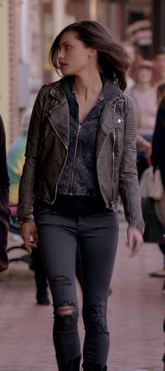 The Originals Hayley Outfits, Supernatural Hunter Outfit Female, Haley Marshall Outfits, Supernatural Aesthetic Outfit, Hayley Marshall Outfit, Supernatural Inspired Outfits, Wolf Queen, 2010 Outfits, Supernatural Outfits