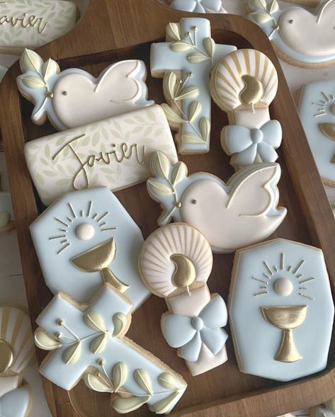 Happy Birthday Megan, Comunion Cake, Christening Cookies, Recuerdos Primera Comunion Ideas, Baptism Cookies, Confirmation Party, Communion Sets, Cookie Party Favors, Confirmation Cakes