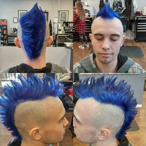 9 Me gusta, 1 comentarios - Ink-Tegral Beauty (@inktegralbeauty) en Instagram: "#haircut #menshair #mohawk #bluehair #pravanavivids #pravana #kingstonhairstylist #RMC #cfbkingston…" Man Mohawk, Men's Mohawk, Mohawk Men, Merman Hair, Blue Mohawk, Mohawk For Men, Mohawk Hair, Queer Hair, Mohawk Haircut