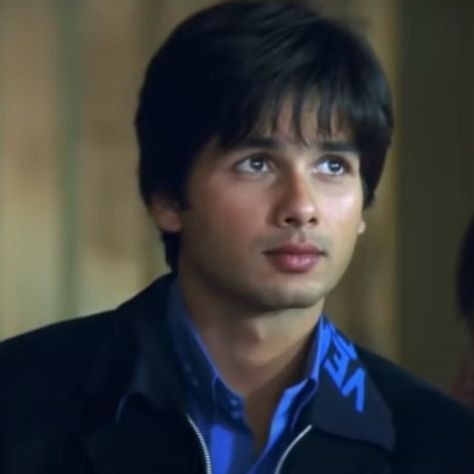 Ishq Vishq Shahid Kapoor, Shahid Kapoor 2000s, Bollywood Actor Men, Aditya Kashyap Jab We Met Aesthetic, Shahid Kapoor 90s, Young Shahid Kapoor, Shahid Kapoor Aesthetic, Vishwas Nangare Patil, Aditya Kashyap