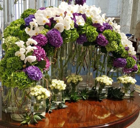 Lobby Flowers, Hotel Flower Arrangements, Hotel Flowers, Moon Flowers, Easter 2024, Flowers Design, Moon Flower, Half Moon, Flower Shop