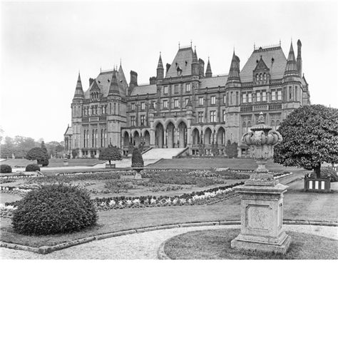 Eaton Hall, built in the 17th century and rebuilt in gothic style in the 19th century, was demolished in 1961. (Eaton, England) 19th Century Mansion, Eaton Hall, English Gothic, 19th Century England, English Houses, Cheshire England, Huge Houses, England Countryside, Castle Pictures